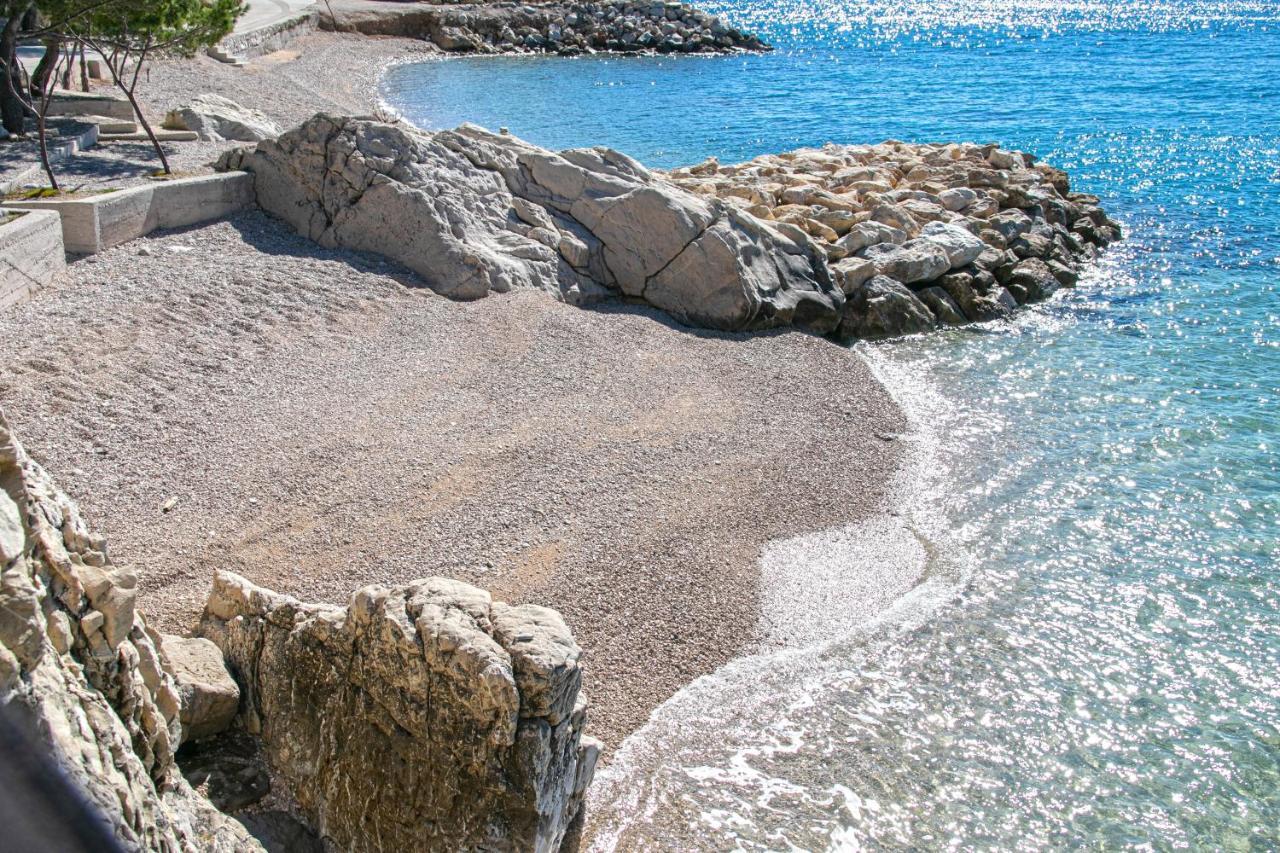 Apartments By The Sea Brela, Makarska - 20778 エクステリア 写真